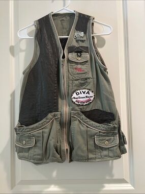 She Outdoor Diva Utility Cargo Motorcycle Vest pockets galore size S army green